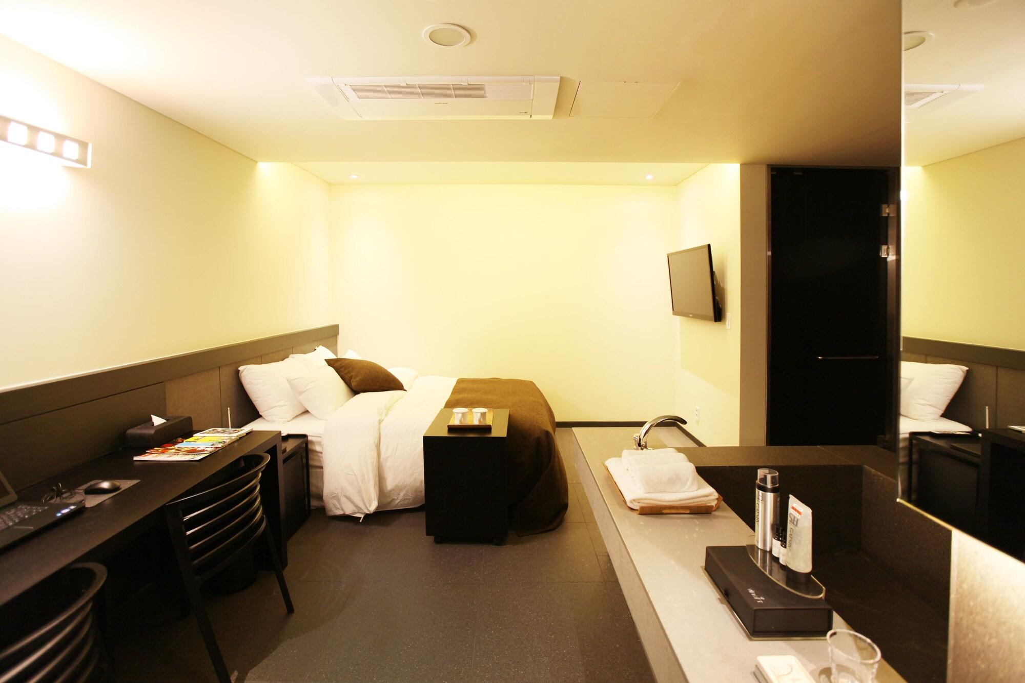 โรงแรม ไวน์ ซองนัม ภายนอก รูปภาพ